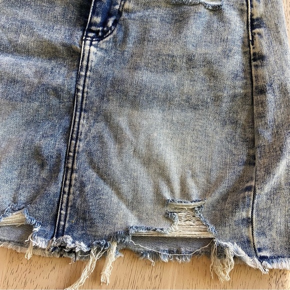 American Eagle Super Soft Denim Jean Mini Skirt Women’s Size 2 - Picture 4 of 7
